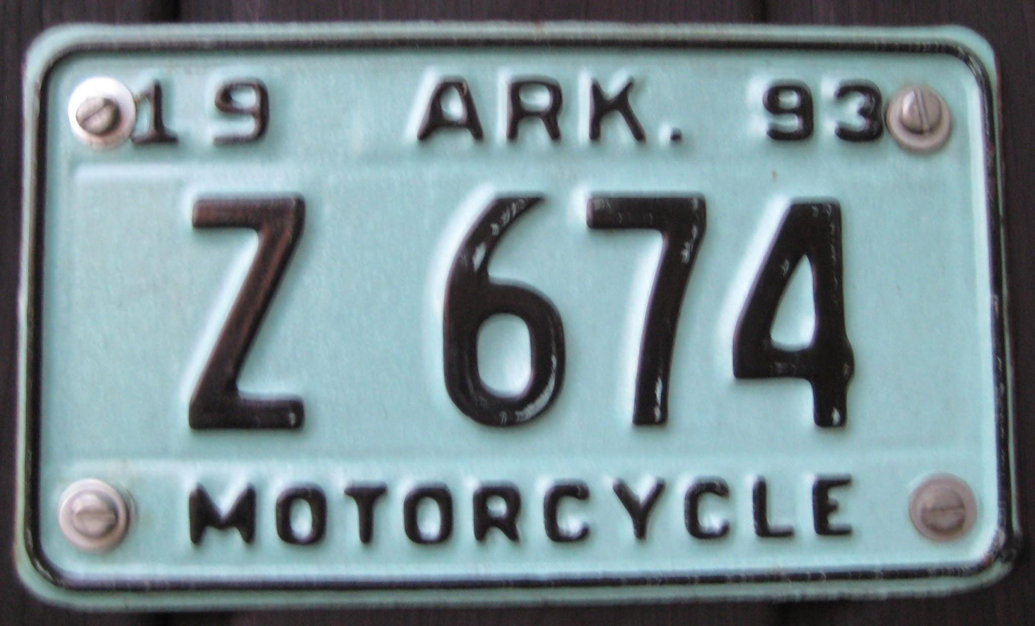 Standard license plates are issued to passenger cars, 1/2-ton and 3/4-ton trucks, and 1-ton trucks used for private transportation: